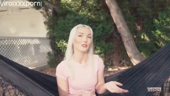 lovita-fate-olivia-sparkle-tease-cock-swapping-gfs-in-naughty-ou