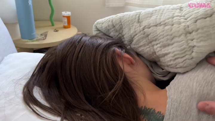 jules_ari_blows_a_cock_for_breakfast