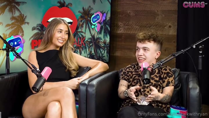 lillian_phillips_fucks_a_midget