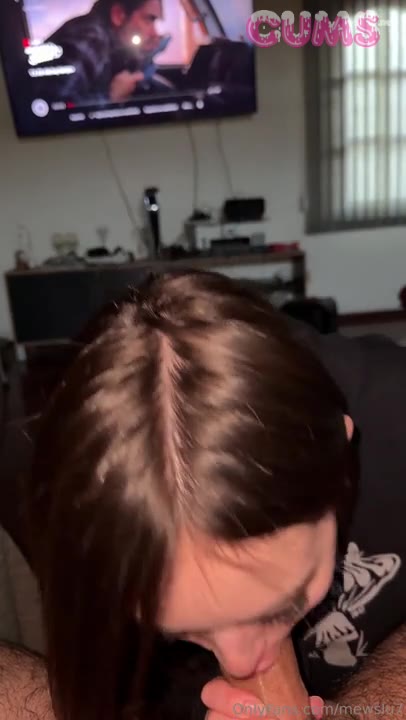 mewslut_gives_a_blowjob_during_movie_night