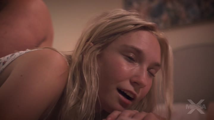 im-a-slut-daddy-treat-me-as-such-Claire Roos