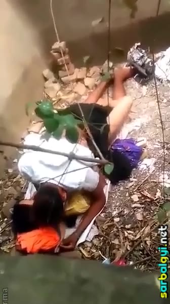 အုတ်ရေကန်အဟောင်းထဲမှာ 