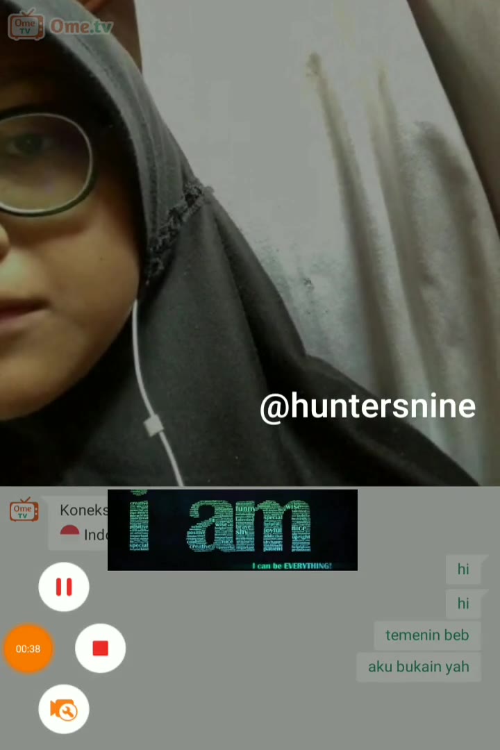 OmeTv hijab berkacamata coba