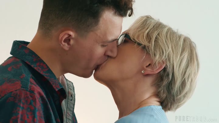 Dee williams stepmom and son (1080)