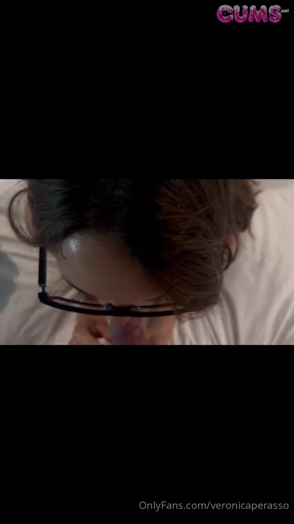 veronica-perasso-glasses-sex-tape