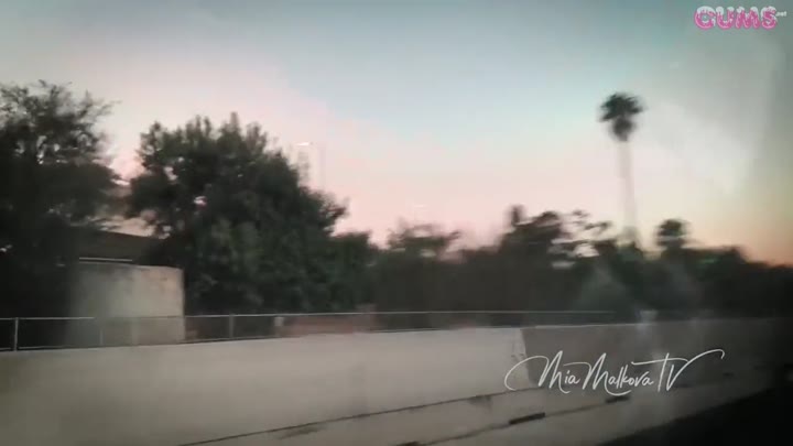 riley-reid-mia-malkova-fuck-lucky-man-in-car-threesome