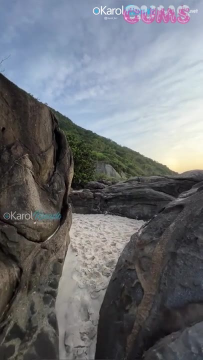 karol_rosado_fucking_on_the_beach
