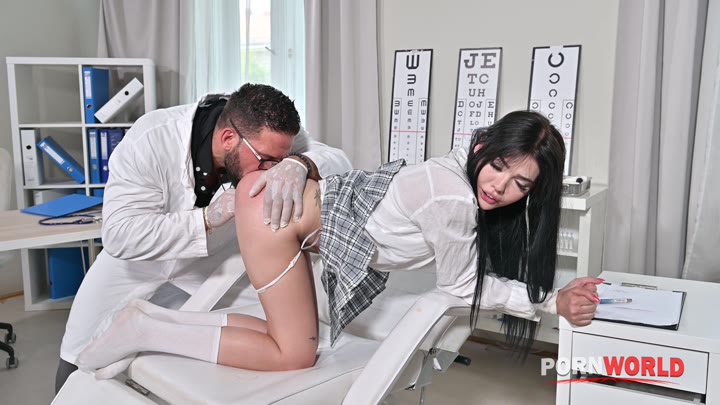 Luna Bbunny Anal Session With Her Gynecologist