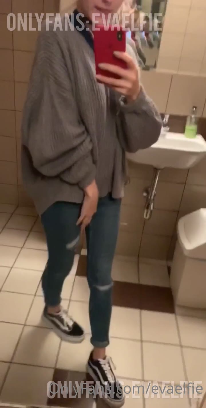 Eva Elfie - OnlyFans