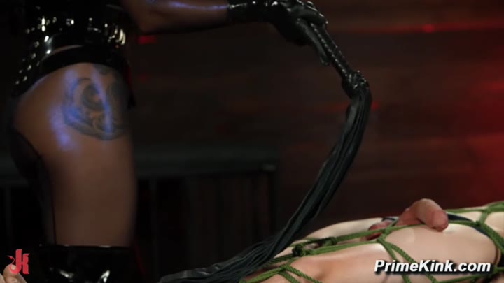 Goddess Tangent Dominates Sub