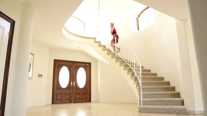 My mother's sexy mature friend Kendra wants sex and me