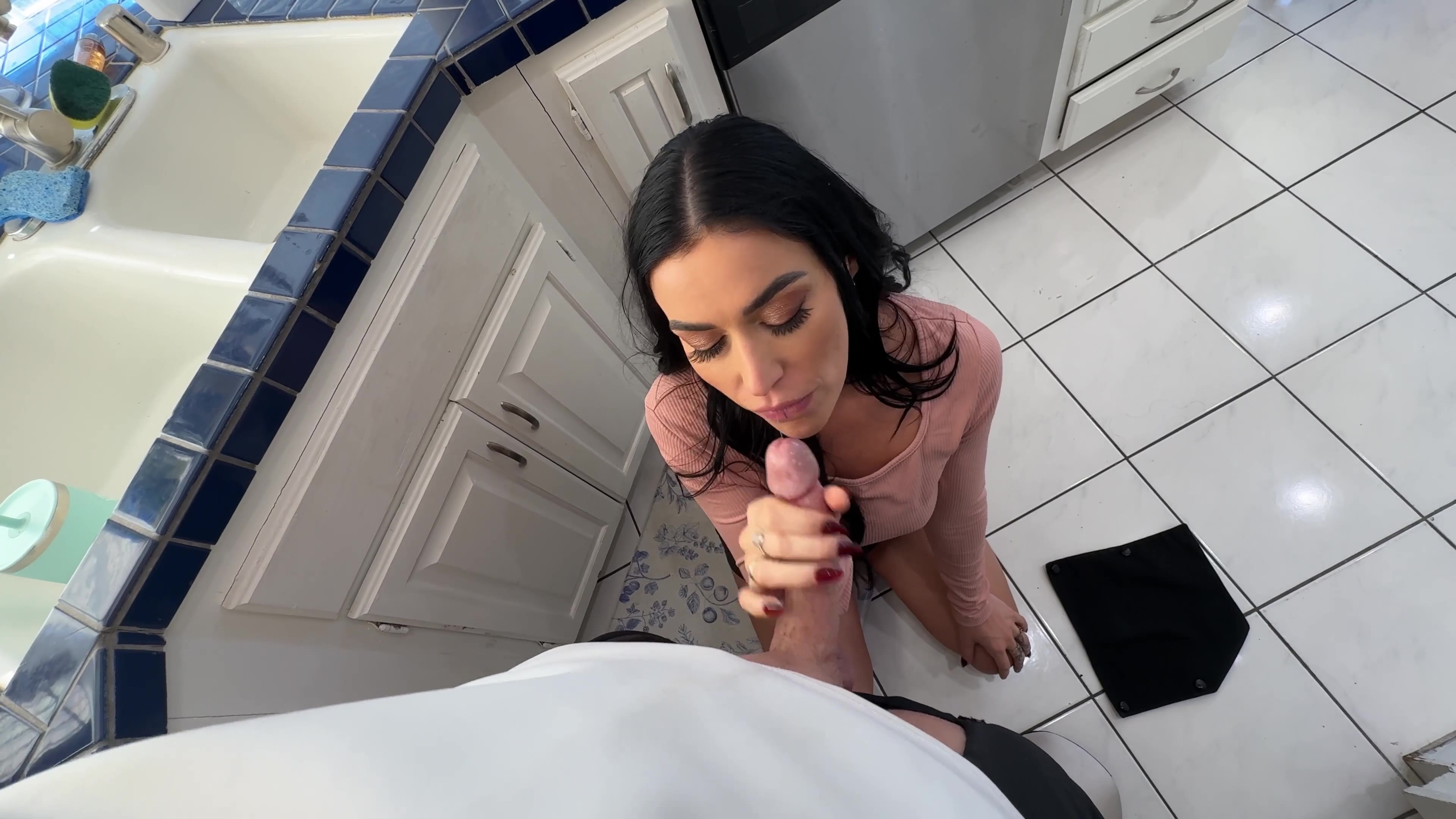 Venus Valencia Meets Her New Roommate, Porn Dude