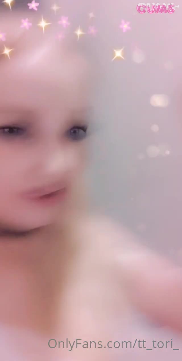 jade_playing_with_her_friends_ass