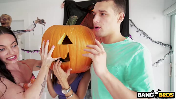 Mature Woman Stuck And Needs Her Stepson's Special Help